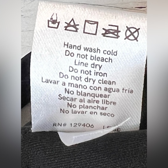 VENUS Swim Dress One Piece, Wire Free, Black, Size 8, NWOT - Picture 6 of 8